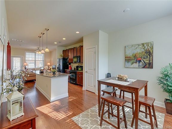 5th image of 128 Steinbeck Way APT D