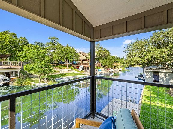 3rd image of 815 Woodland Hills