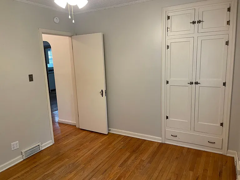 3414 Jefferson Ave — Photo 3