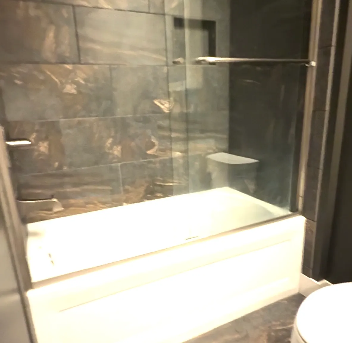 3 bed, 2497 sqft, $800 — Photo 2