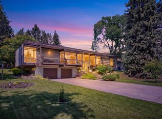 8 Laurier Pl NW, Edmonton, AB T5R 5P4