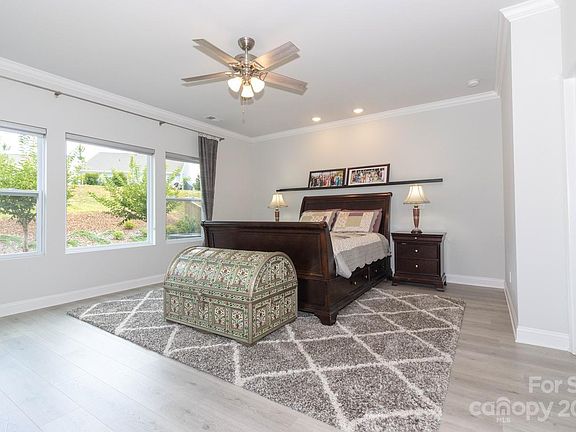 3rd image of 6051 Holland St
