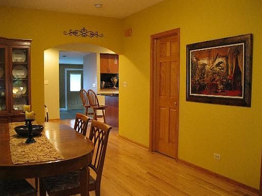 4th image of 708 S Scoville Ave