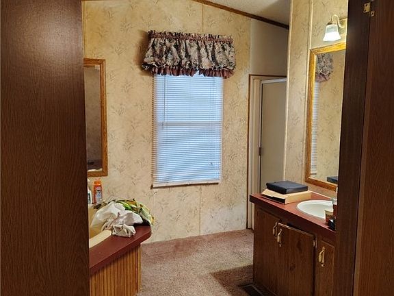 3rd image of 470253 E 1040th Rd