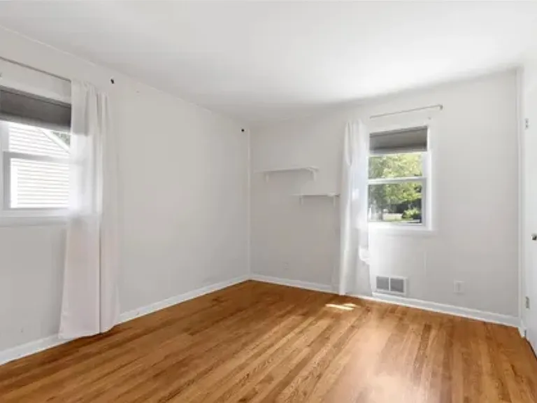 16 Wellington Rd — Photo 9