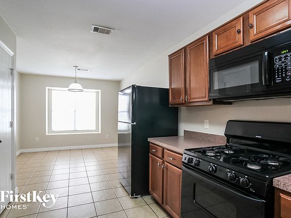5th image of 22822 Fairfax Village West Dr