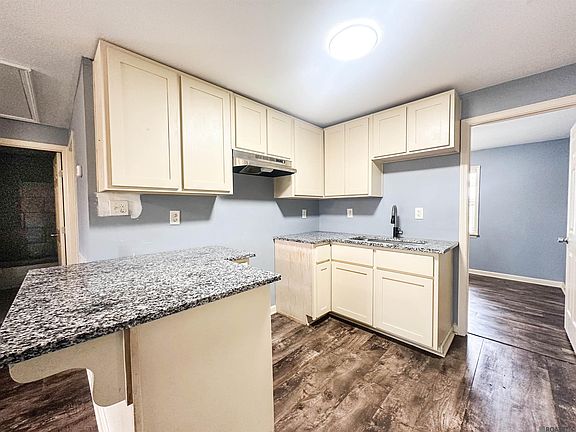 5th image of 3765 Webb Dr