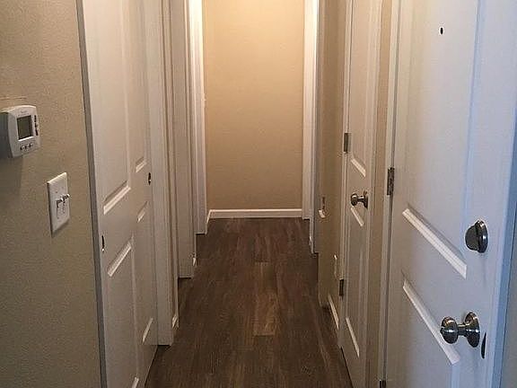4th image of 2122 Davis St
