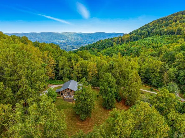 1003 Peaks Shadow Rd, Bedford, VA 24523