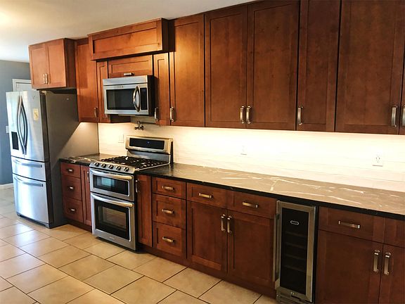5th image of 8571 Bayboro Ln