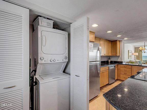 4th image of 2401 S Atlantic Ave APT E204