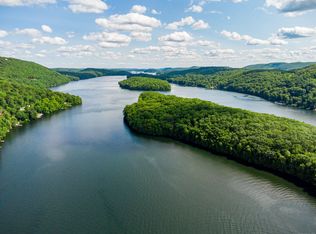 18 Candlewood Lake Dr, Sherman, CT 06784