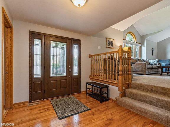 3rd image of 8030 Highfield Ct