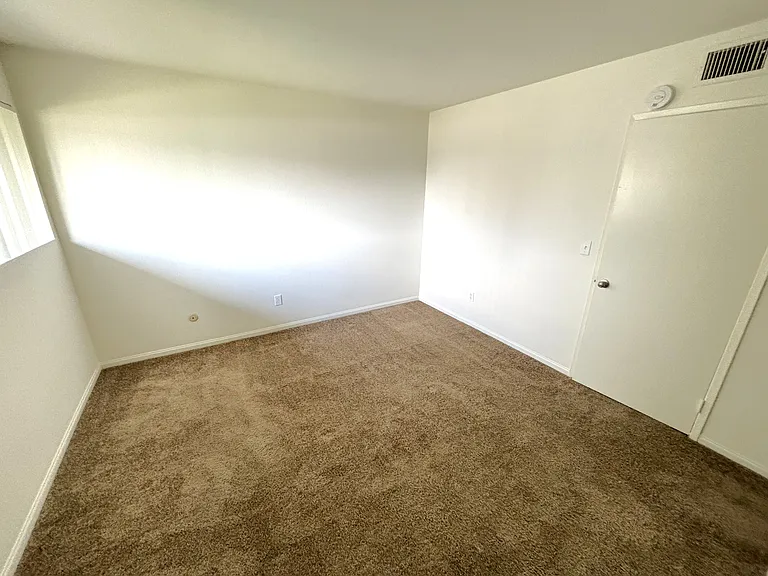 Ranchouse Apartments — Photo 10