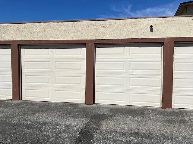 2 bed, 1.5 bath, 800 sqft, $2,350 — Photo 2