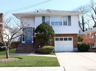 146 Utterby Rd, Malverne, NY 11565