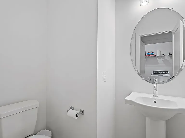 550 Markham St #4 — Photo 18