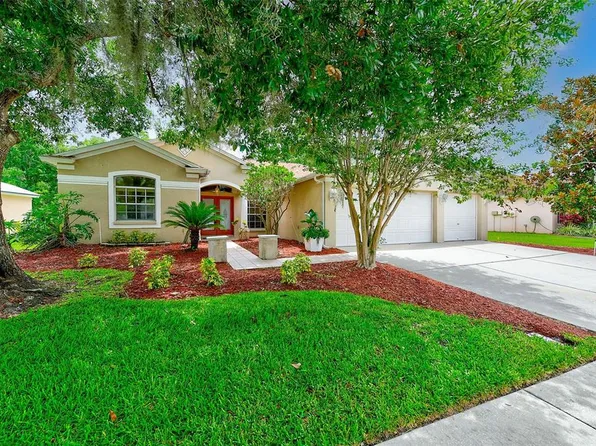 1610 Stetson Dr, Zephyrhills, FL 33543