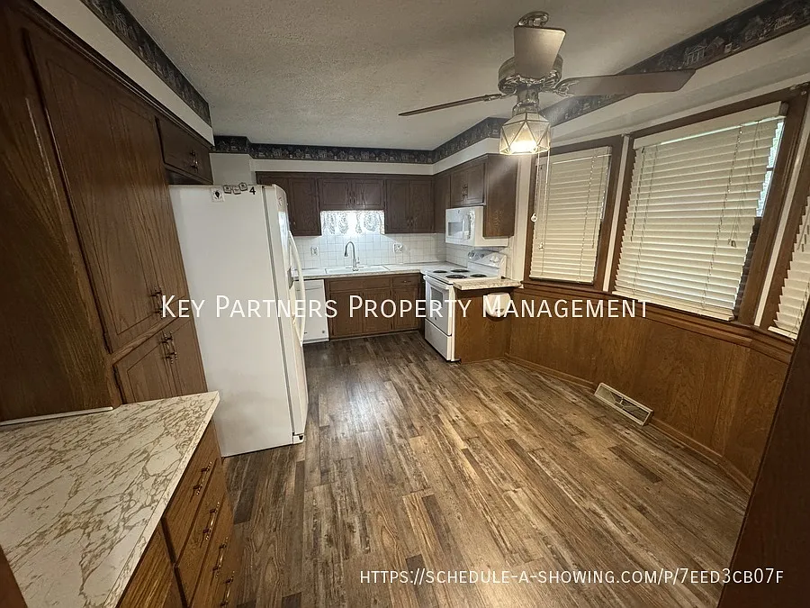 6012 Halsey — Photo 3