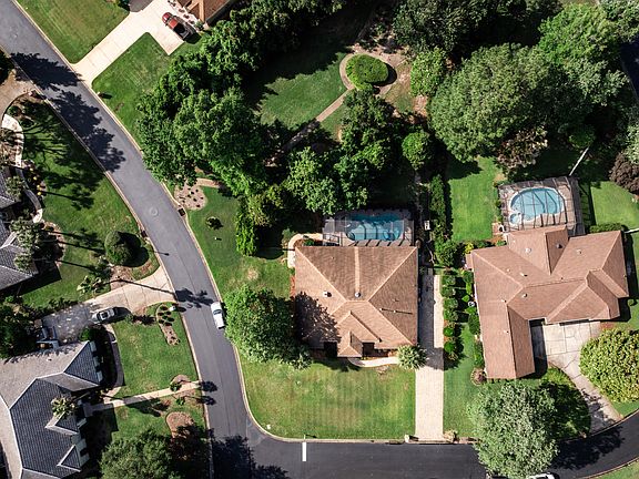 4th image of 1503 Glenlake Cir