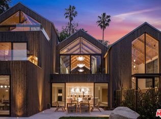 12309 Viewcrest Rd, Studio City, CA 91604