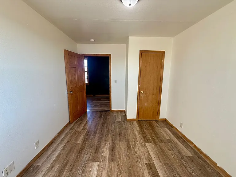 1319 E Main St — Photo 7