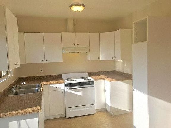5th image of 1904 Gardena Ave APT 7