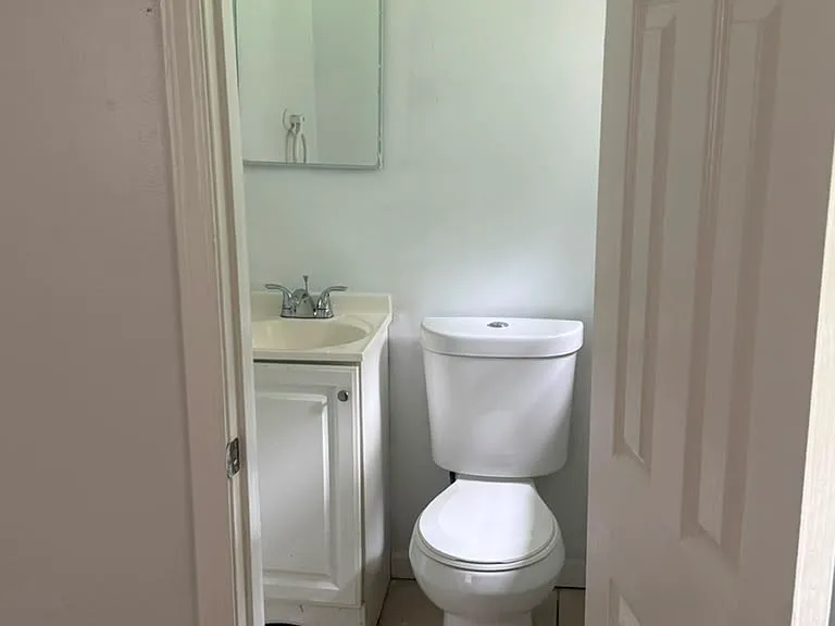 4251 Kent Dr — Photo 3