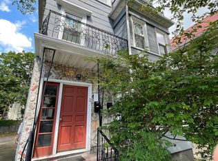 49 Elm St #2R, Somerville, MA 02143