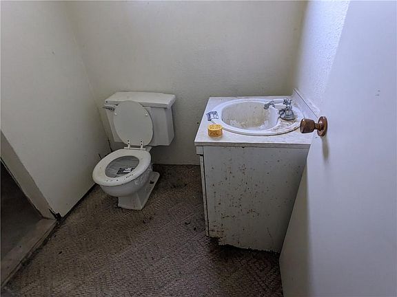 2nd image of 4544 Welborn Ln