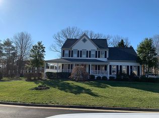 15572 Smithfield Pl, Centreville, VA 20120