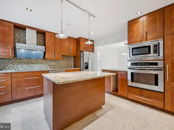 12260 Greenleaf Ave, Potomac, MD 20854