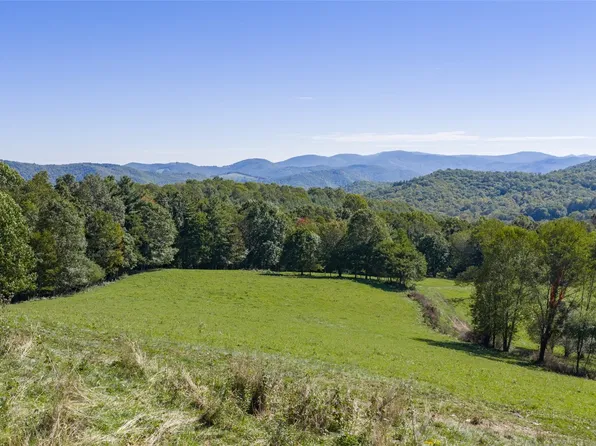 2787 Charleys Creek Road, Tuckasegee, NC 28783