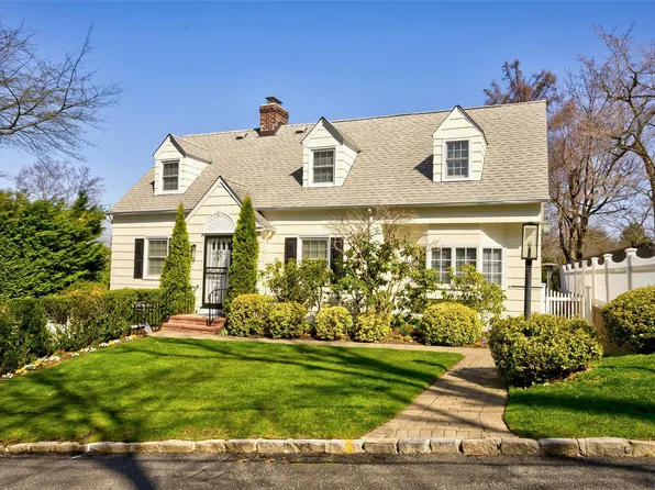 55 Virginia Drive, Manhasset, NY 11030