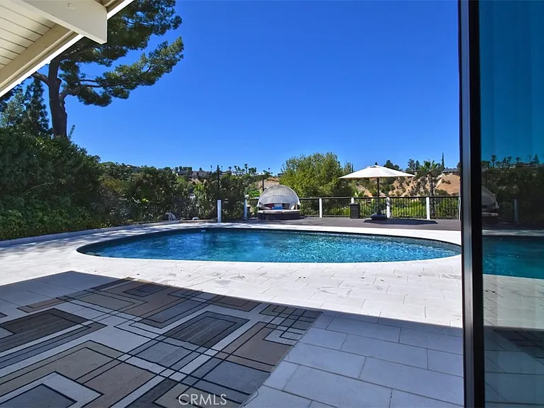 4347 Coronet Dr — Photo 33