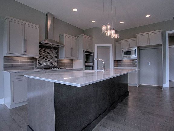 2nd image of 19133 Pinehurst Ave