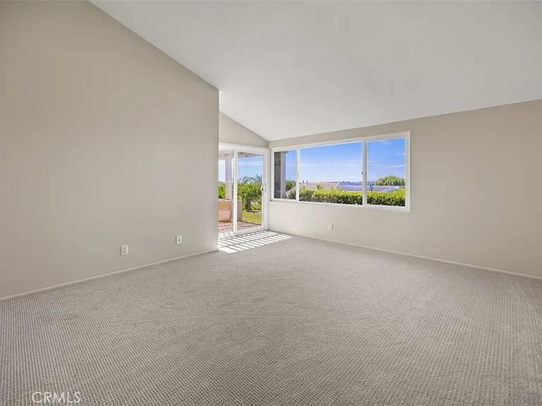 22821 Mariano Dr — Photo 37