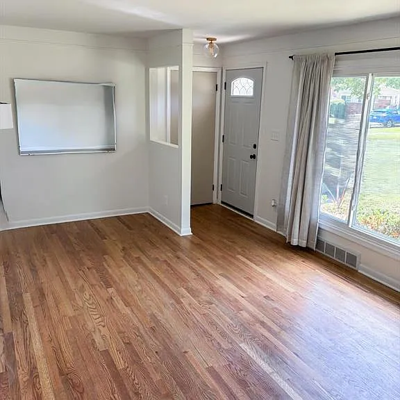 28700 Kathryn St — Photo 5