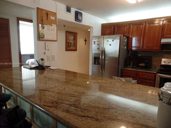 5th image of 1623 Collins Ave APT 618