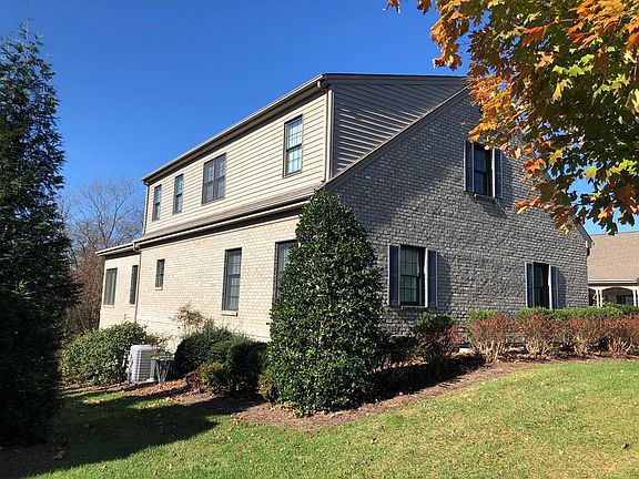 3rd image of 219 Salisbury Cir