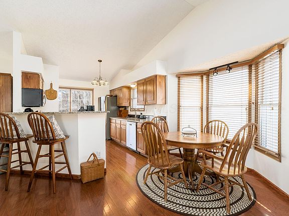 5th image of 7314 Aplin Dr