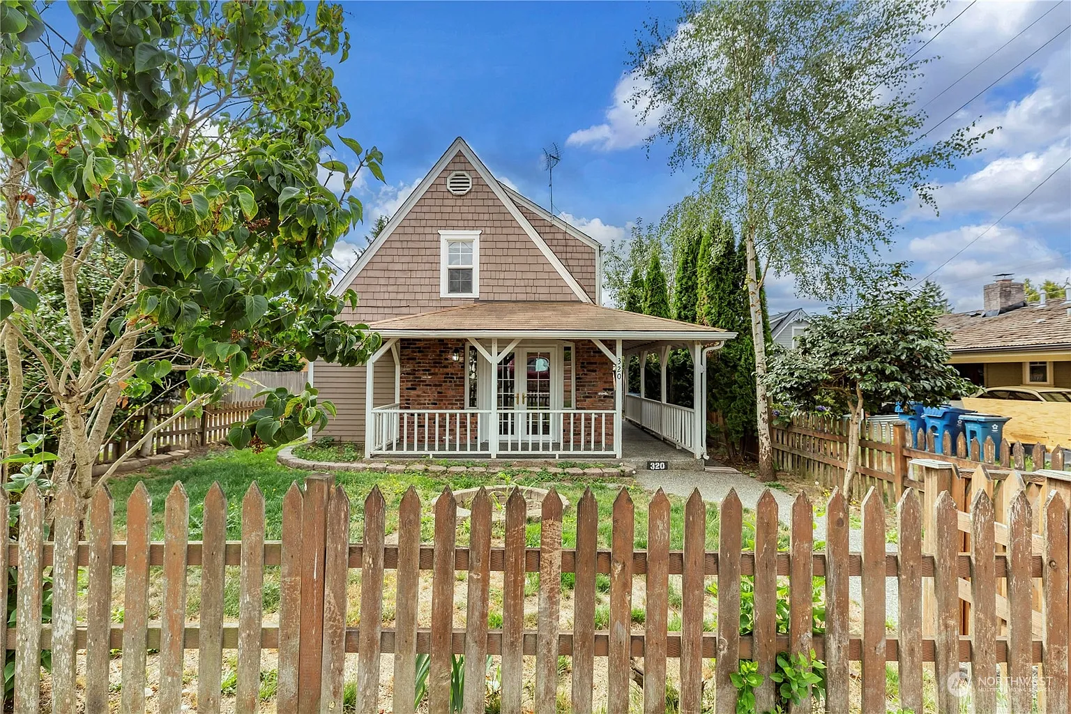 320 Pike Street photo 1