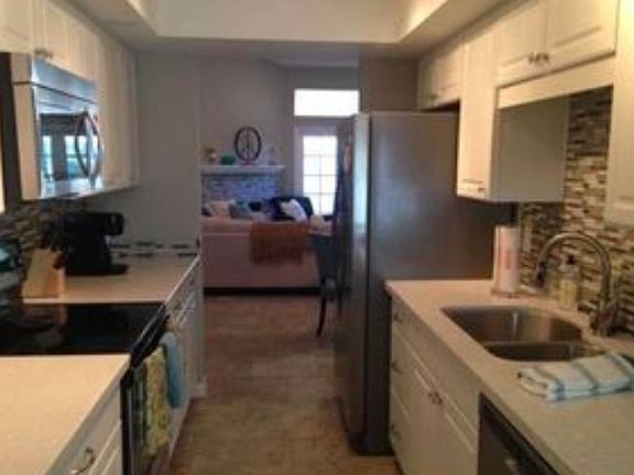 5th image of 626 E Jeffrey Ave
