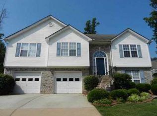 942 Waldwick Dr, Lawrenceville, GA 30045