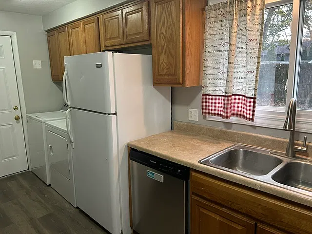 4 bed, 1530 sqft, $1,900 — Photo 4