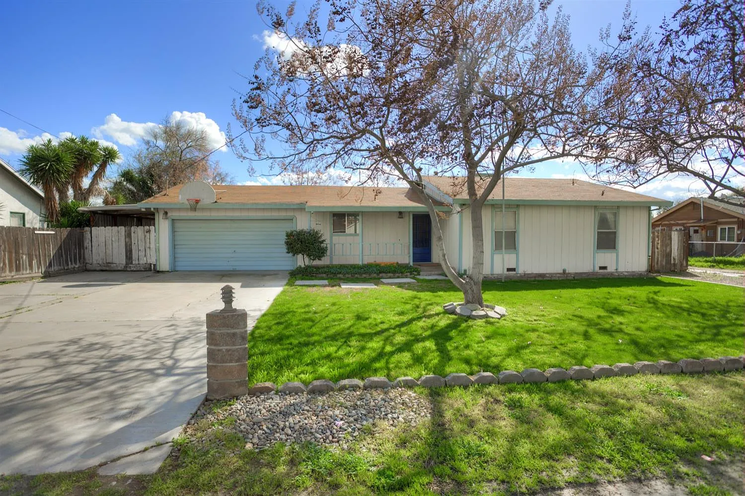 1016 Williams Ave photo 1