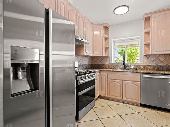 4th image of 17431 Cohasset St