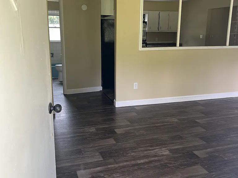 2144 River Rd — Photo 12