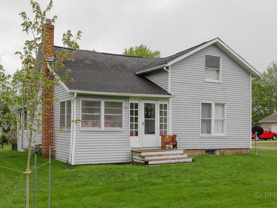 202 E North St-101