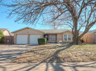 705 Ash Ln, Norman, OK 73072